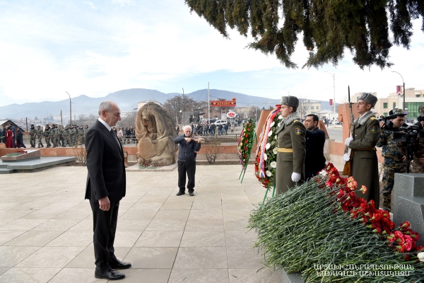 Бако Саакян почтил память жертв погромов армян в Сумгаите
