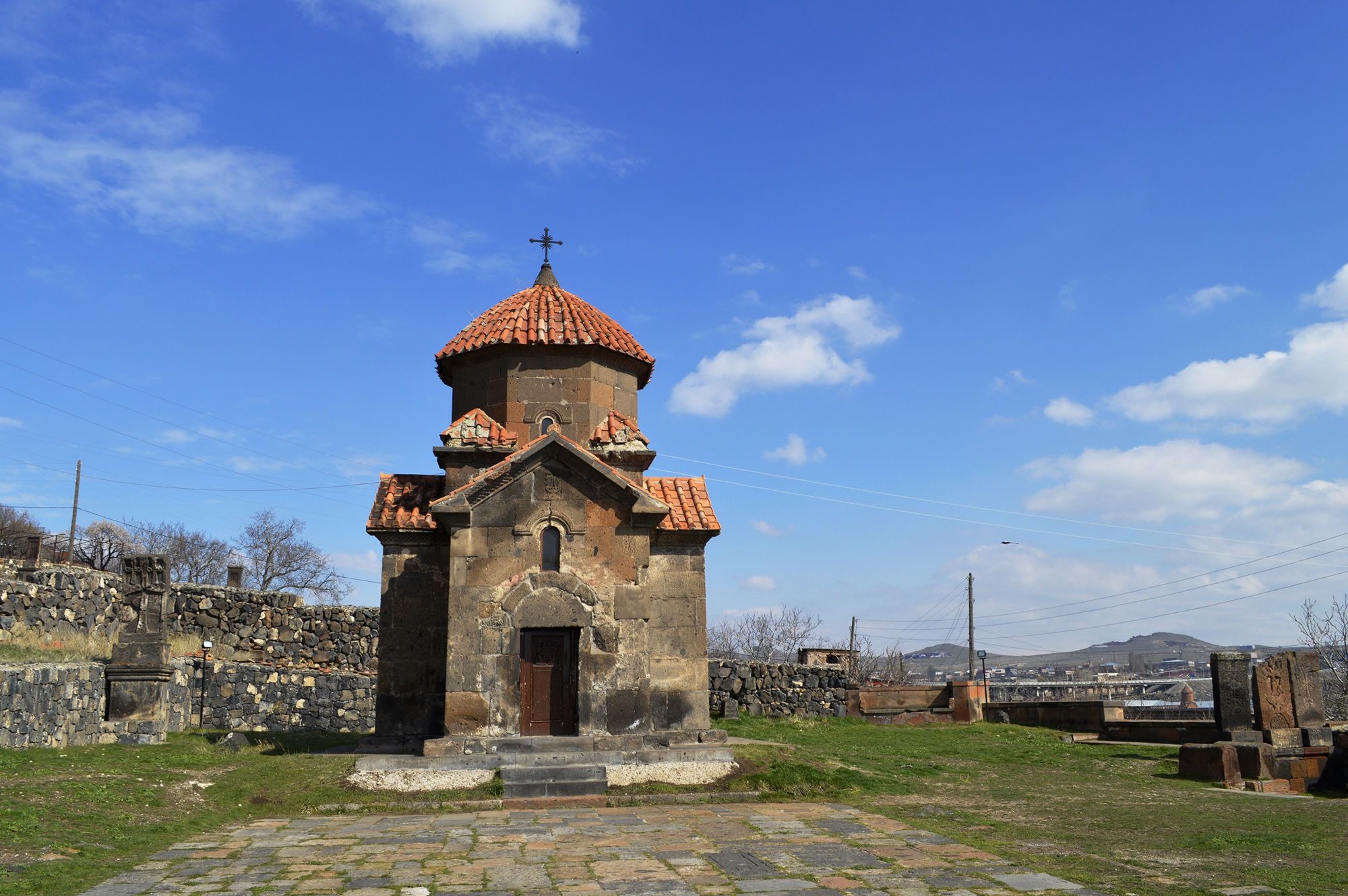 Российский художник-реставратор будет помогать в сохранении культурных памятников Армении