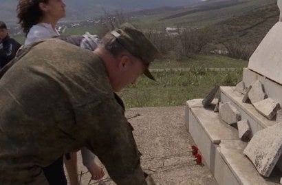 Российские миротворцы в Арцахе почтили память адмирала Исакова