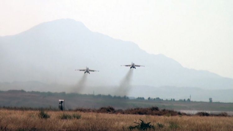 Նախիջևանում օդ են բարձրացել Су-25 –երը