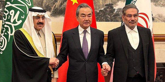 Си Цзиньпин: Китай будет поддерживать диалог между Ираном и Саудовской Аравией 