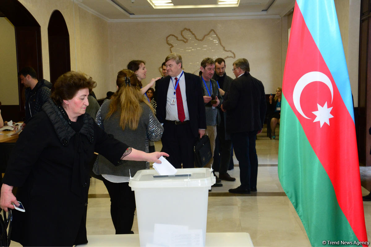 В Азербайджане зарегистрированы 1623 кандидата в депутаты