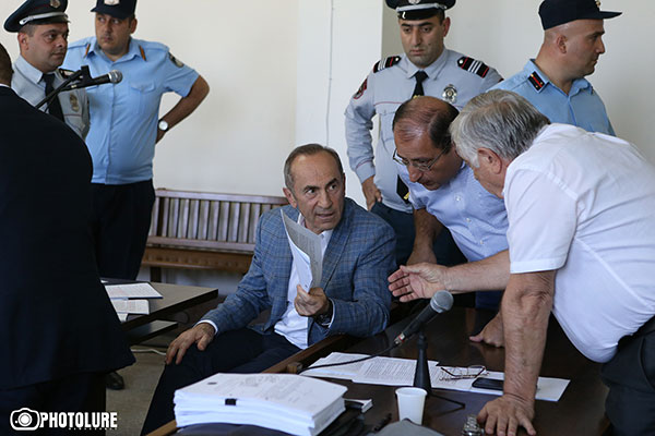 Դատավորի պահվածքն անընդունելի է. Քոչարյանի փաստաբանները կդիմեն միջազգային ատյաններ