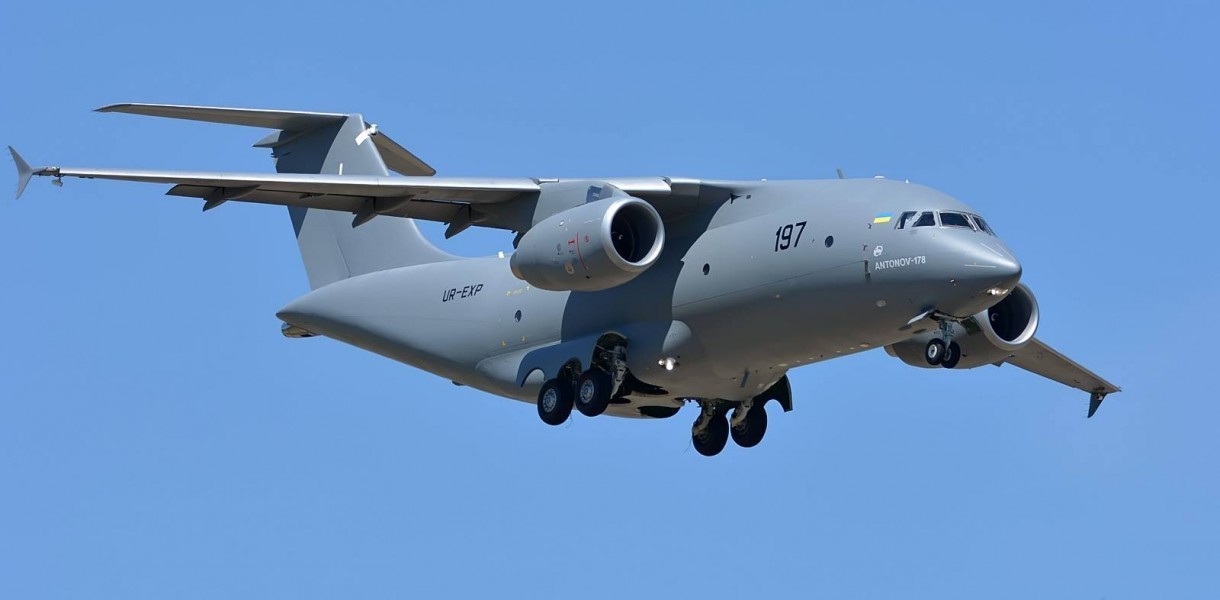 Азербайджан готов купить украинские транспортные самолеты  Ан-178