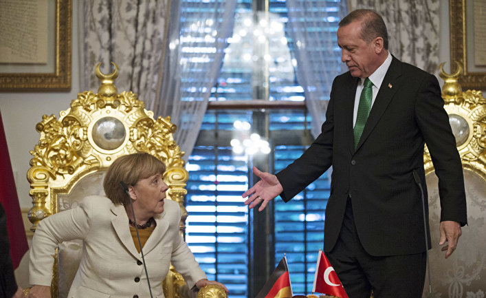 СМИ: Меркель готова поддаться давлению Турции 