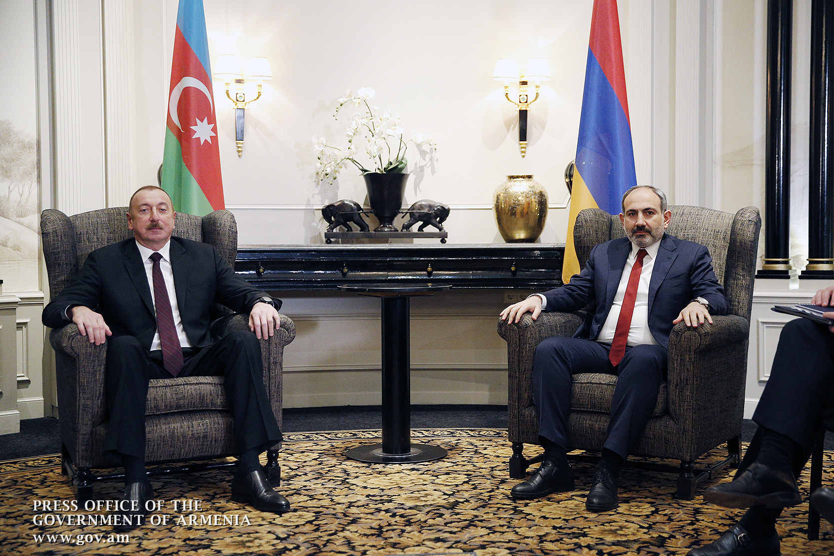 Конструктивная атмосфера: Пашинян и Алиев коснулись достигнутых в Душанбе договоренностей