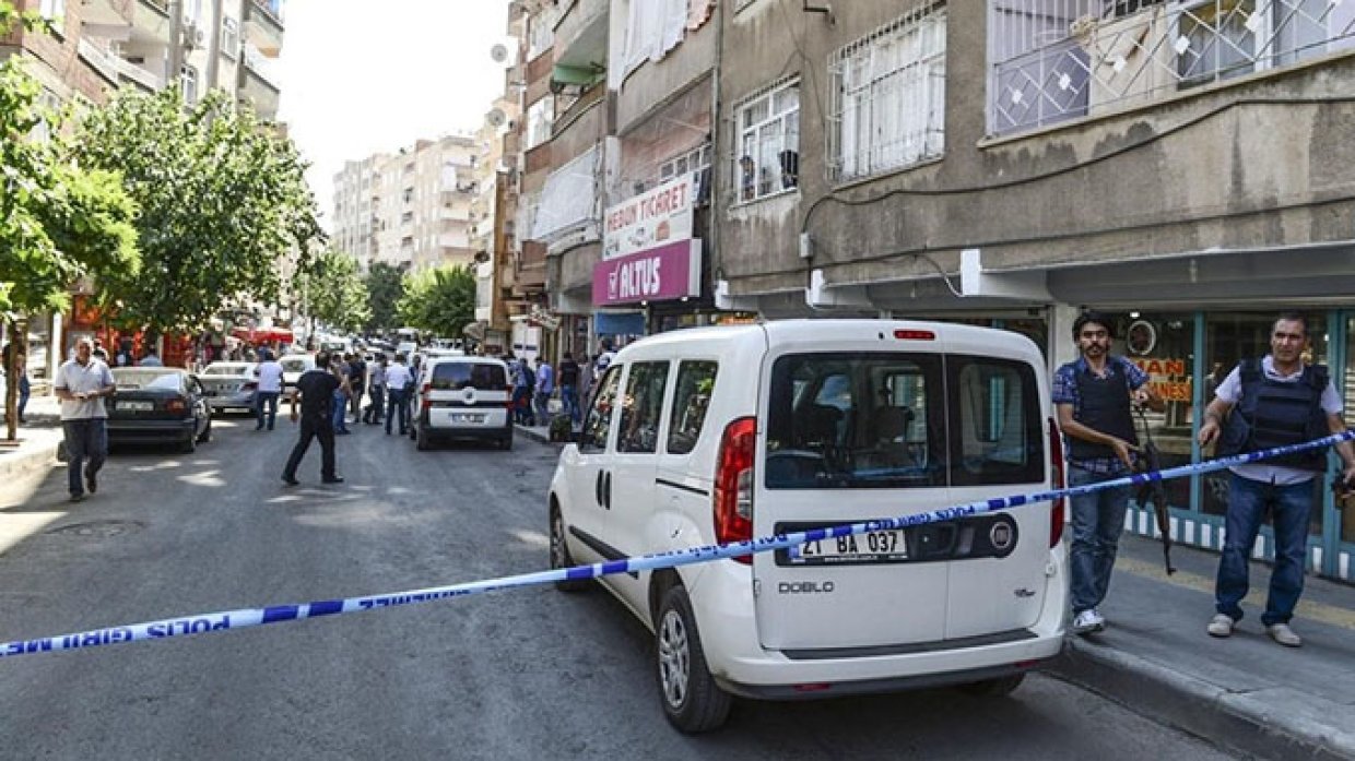 На юге Турции в полицейском автобусе прогремел взрыв