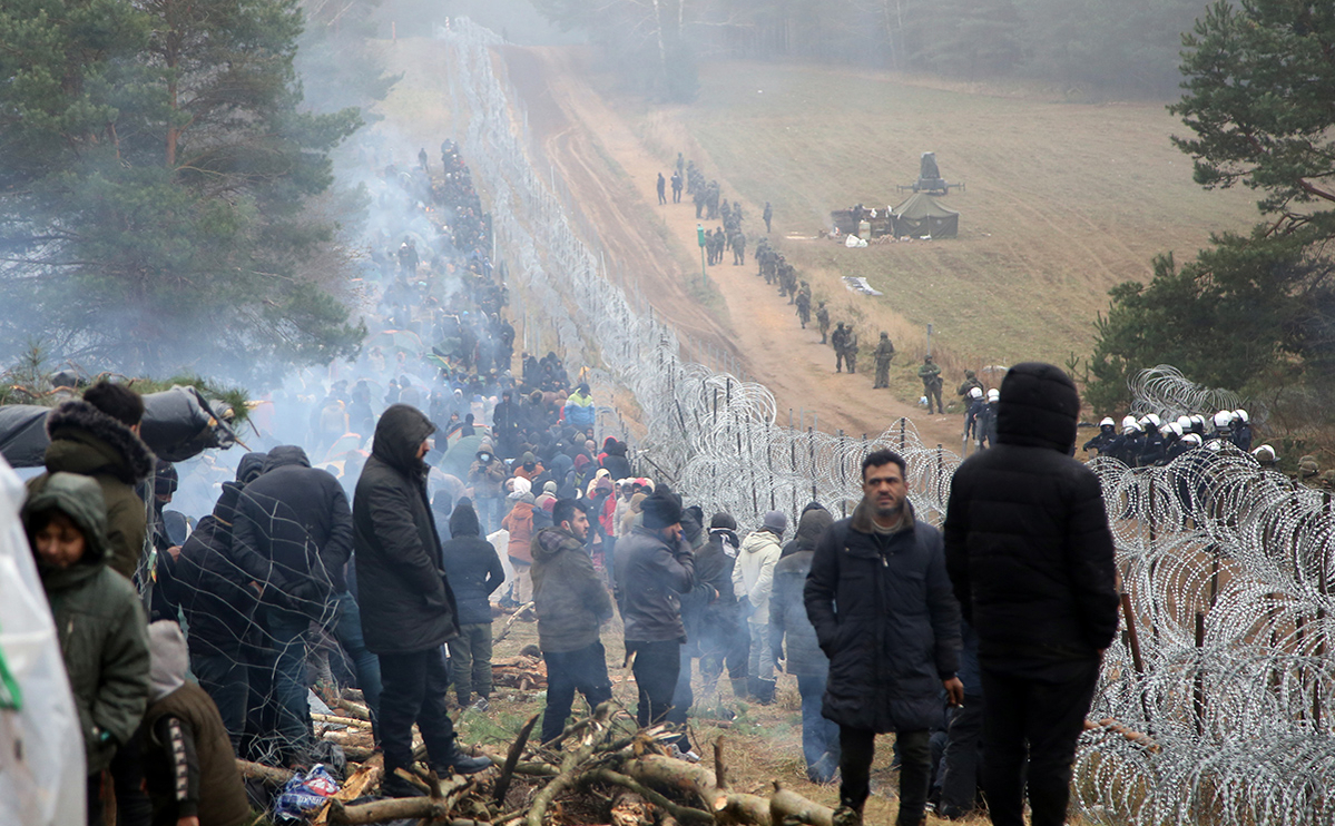 В Польше заявили об очередной попытке штурма мигрантами границы