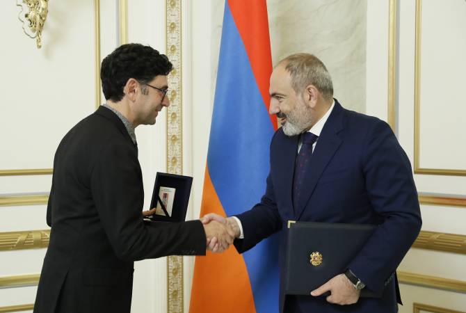 Премьер-министр Армении принял Ардема Патапутяна