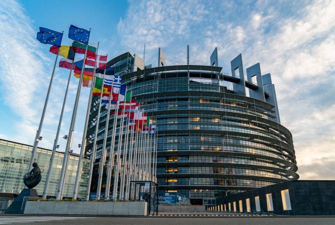 Европарламент призывает ЕС приостановить сотрудничество с Баку в энергетической сфере 