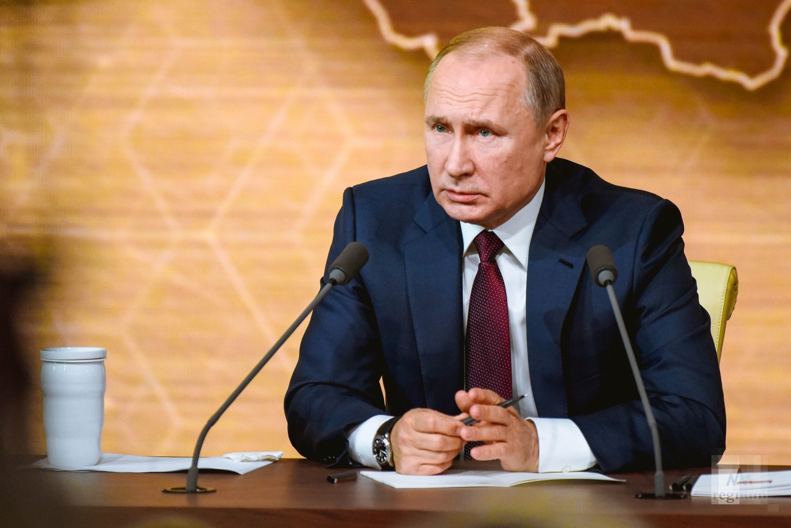 Путин призвал ускорить переход во внешней торговле в рублях и нацвалютах стран-партнеров
