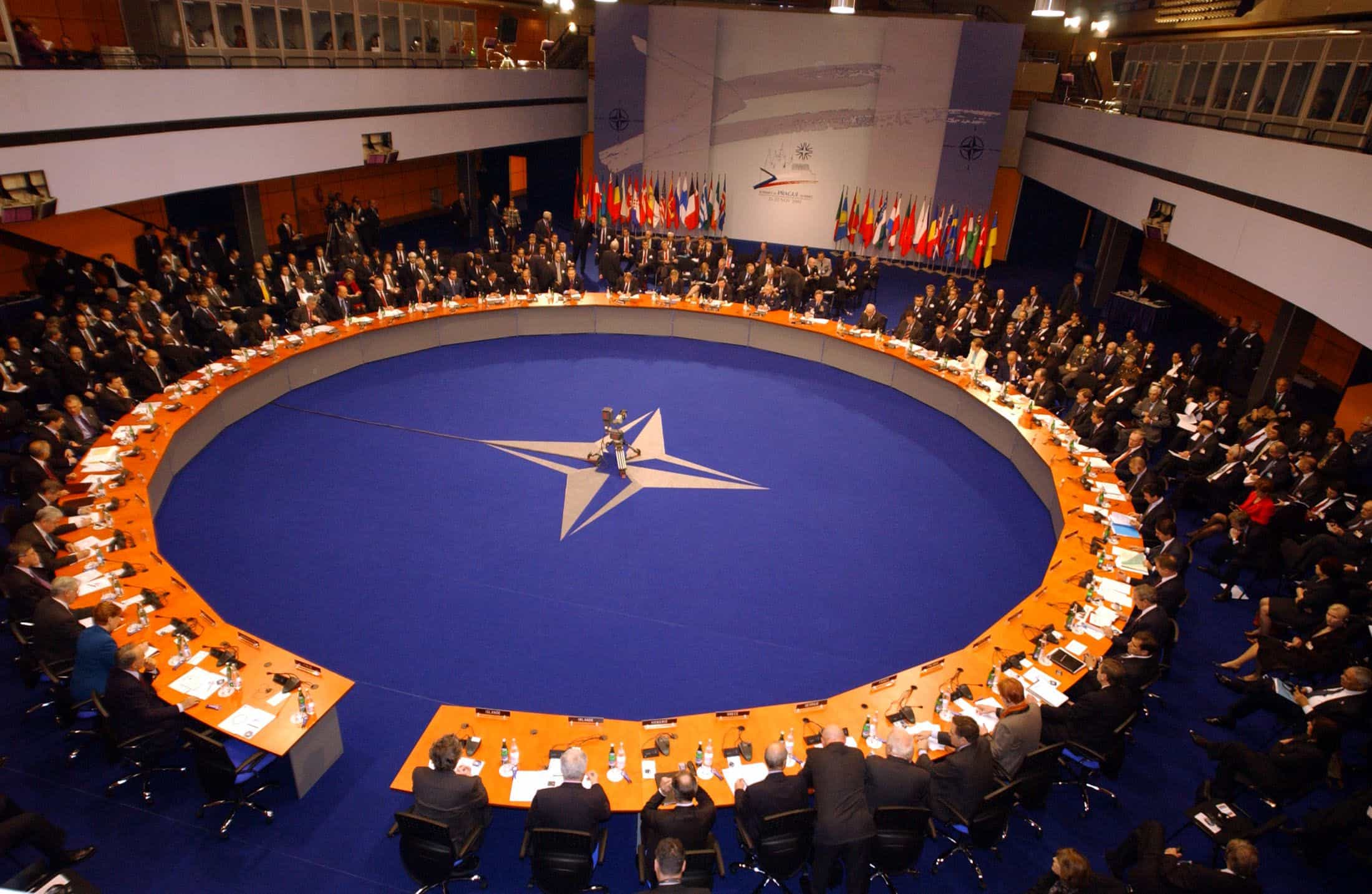 НАТО призывает к мирному разрешению конфликтов на Южном Кавказе