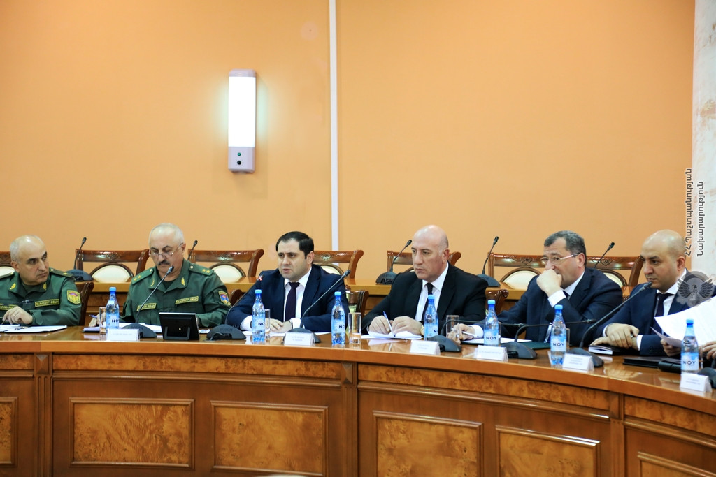 Министр обороны Сурен Папикян провел совещание