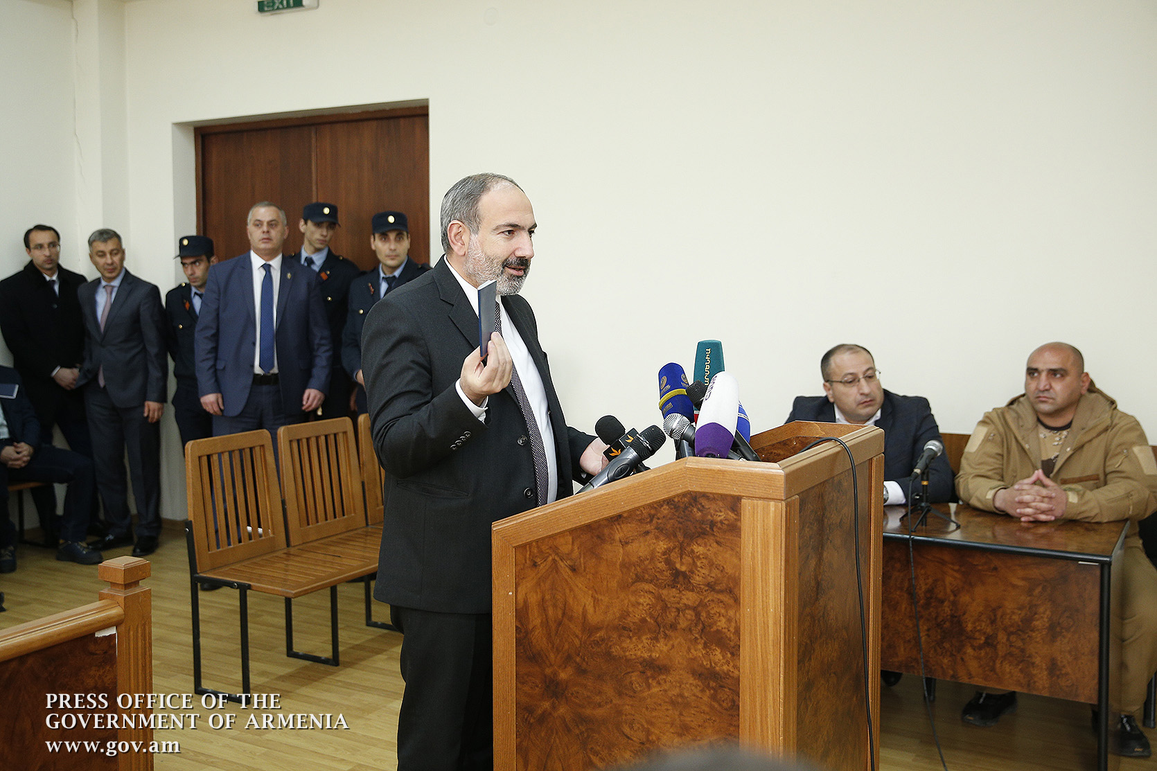Монах, пистолет и выборы: Пашинян дал свидетельские показания в ереванском суде