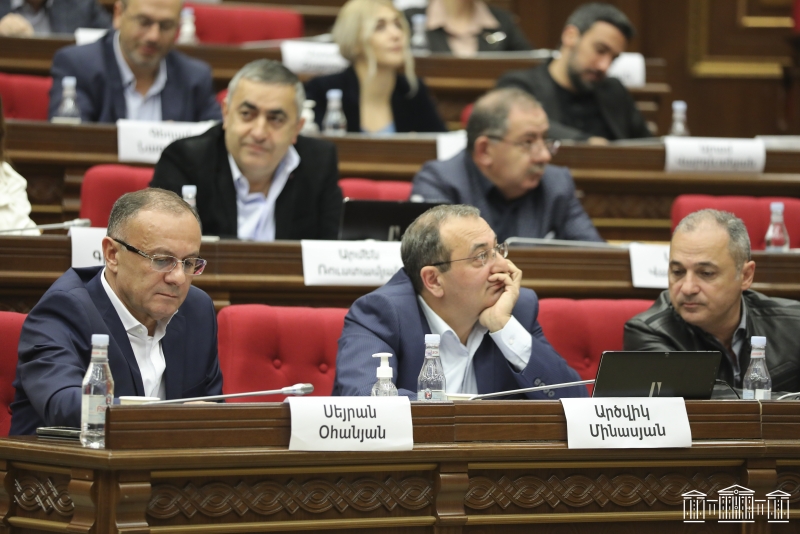 Состоялось выездное заседание фракции «Армения» под председательством Роберта Кочаряна