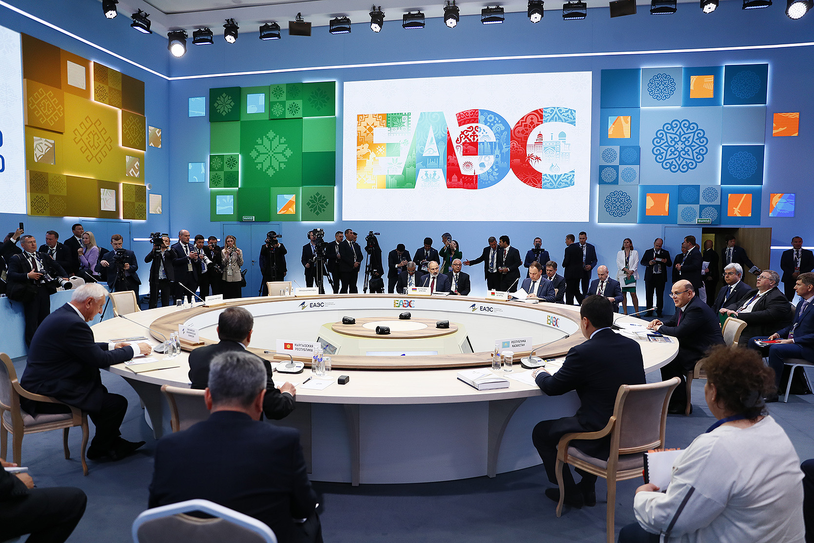 Никол Пашинян считает важным укрепление логистических связей в ЕАЭС