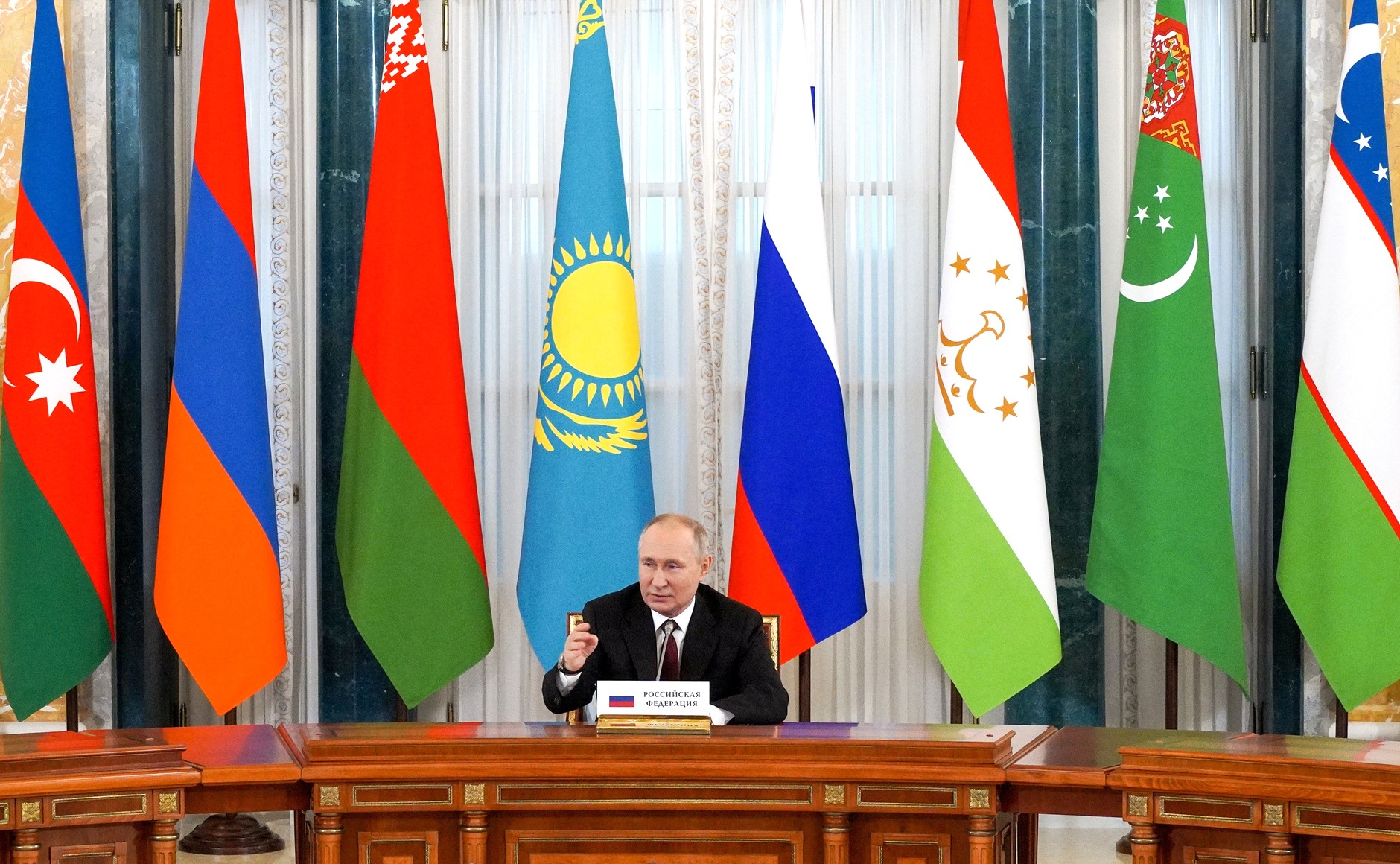 Путин заявил о необходимости выработки мер по разрешению конфликтов на пространстве СНГ