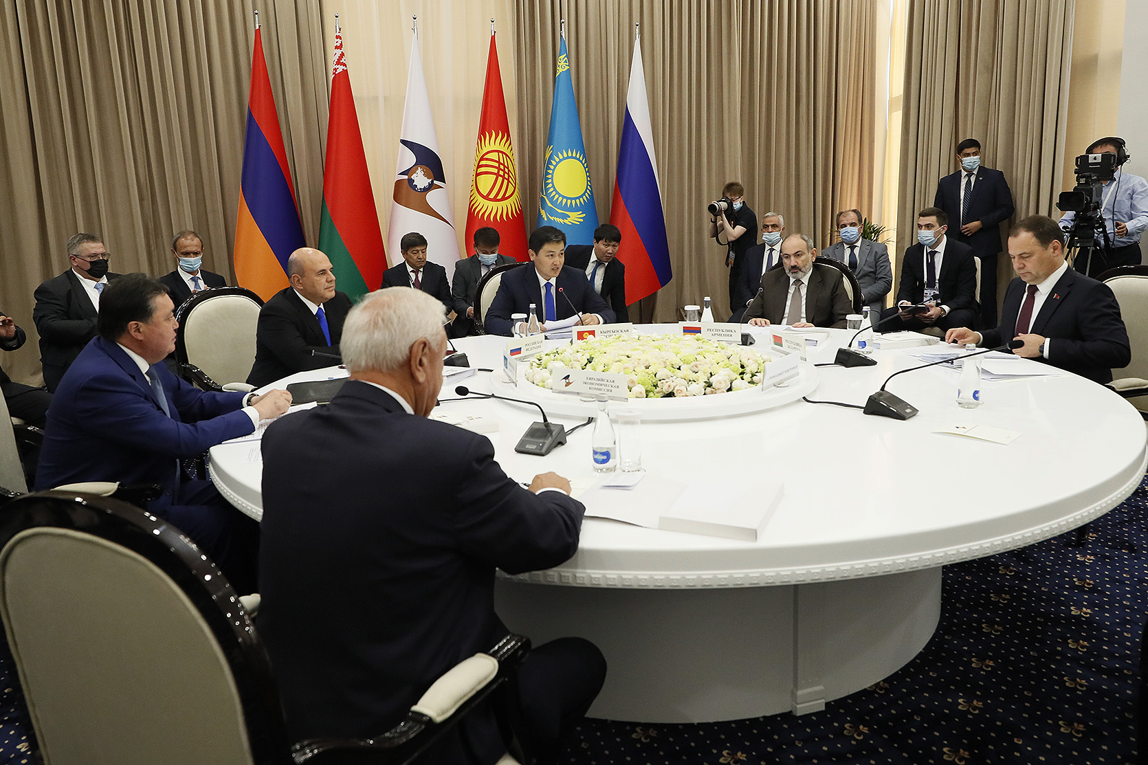 Никол Пашинян принял участие в заседании Евразийского межправсовета в узком формате