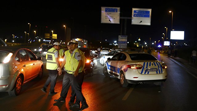 Террористическая атака на аэропорт Стамбула: 10 человек погибли, около 40 ранены 