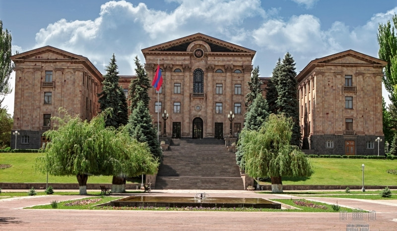 Парламент Армении 17 июня рассмотрит проект об отставке правительства