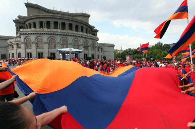Армения отмечает День Конституции и День государственной символики  