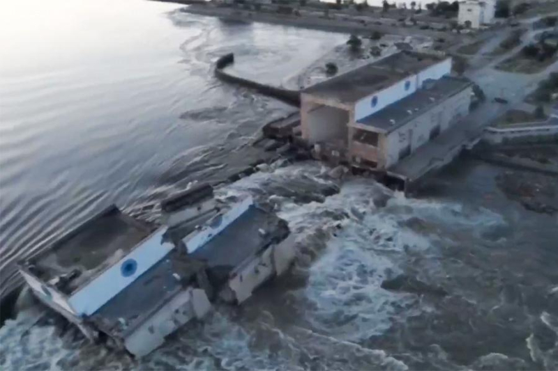 Число погибших в результате наводнения после разрушения Каховской ГЭС превысило 40