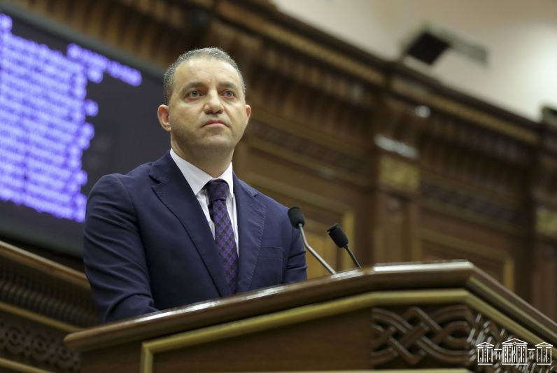 Правительство Армении рассматривает возможность торговли с РФ в драмах - Керобян