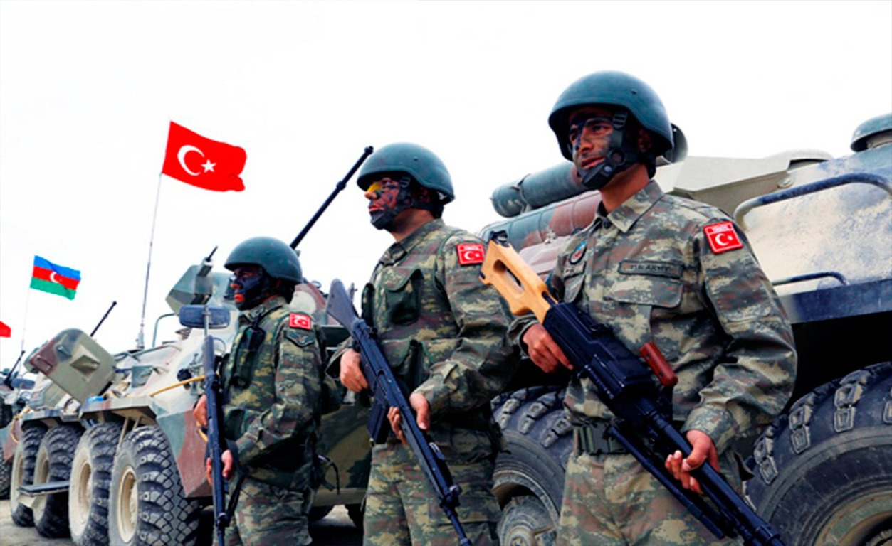 Турция продлила на год пребывание своих военных в Азербайджане