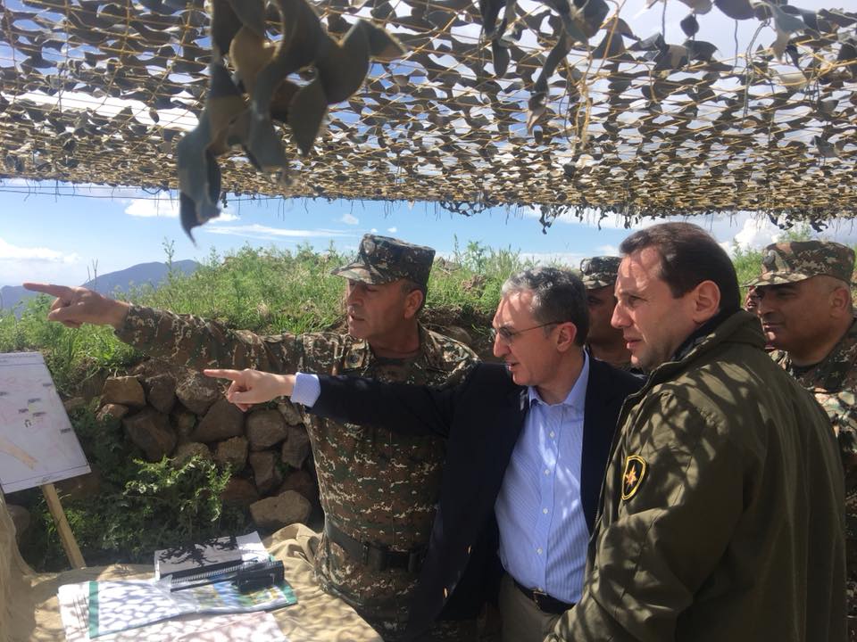 Давид Тоноян и Зограб Мнацаканян посетили юго-западную границу Армении