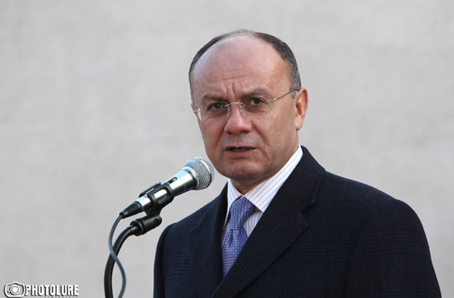 Министр обороны: переоснащение армянской армии остается крайне актуальной задачей