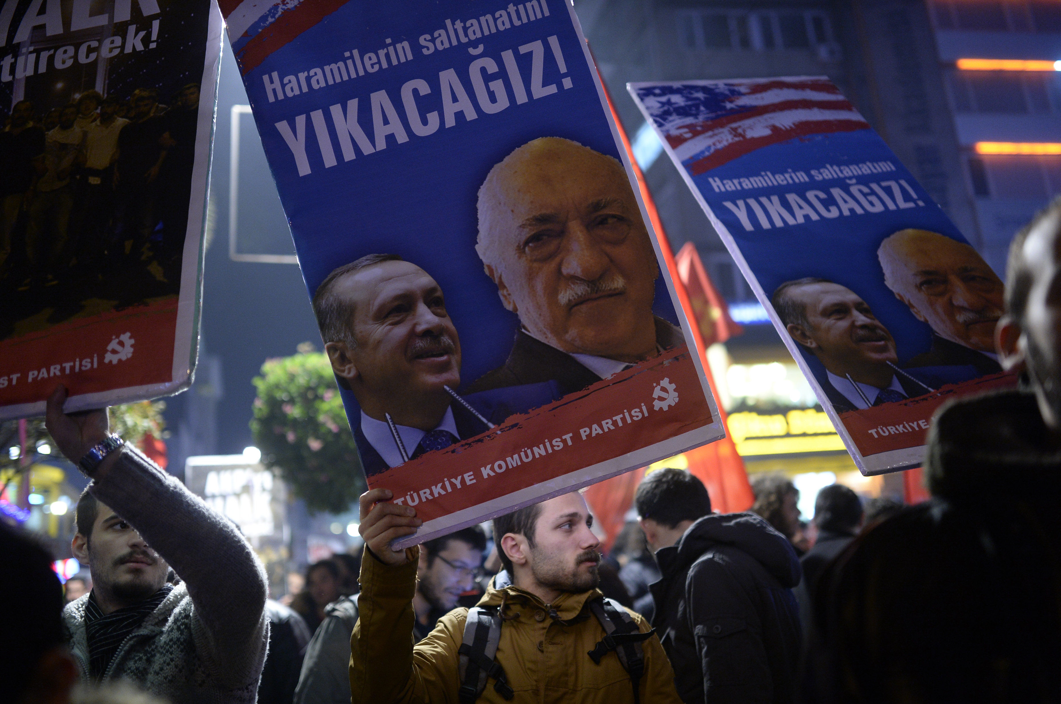 В Турции выдан ордер на задержание 74 военных по подозрению в причастности к путчу
