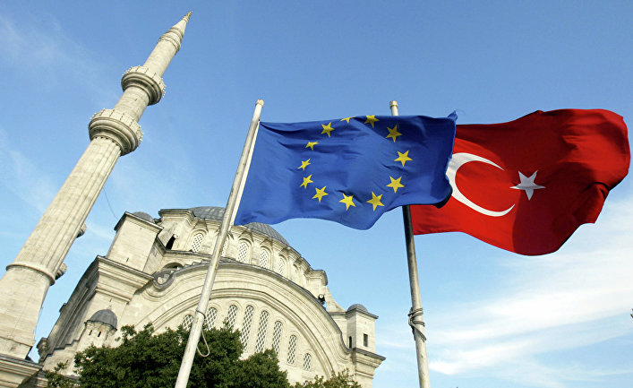 Европарламент сократил финансовую помощь Турции