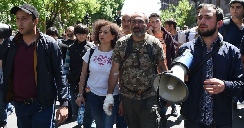 Серж Саргсян должен тихо и мирно уйти – жена лидера армянского протеста