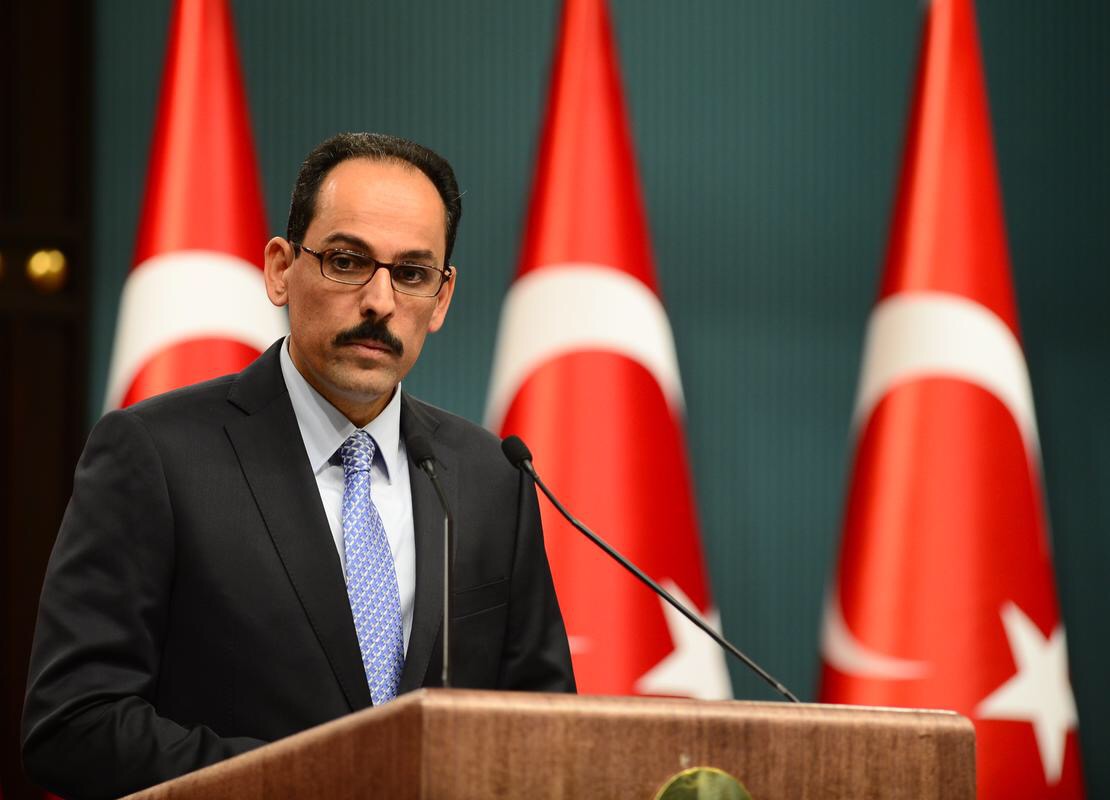 Пресс-секретарь Эрдогана подверг критике слова Макрона о геноциде армян 