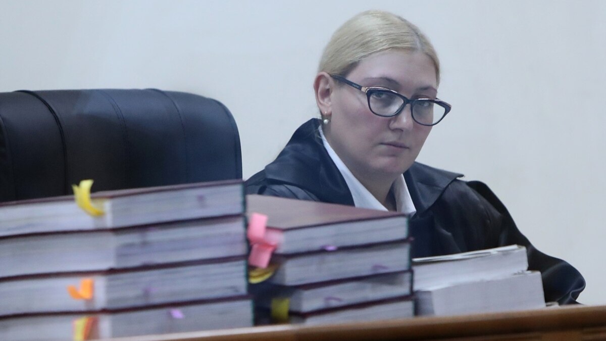 Судебное заседание по делу Роберта Кочаряна и Армена Геворкяна отложено на 25 мая