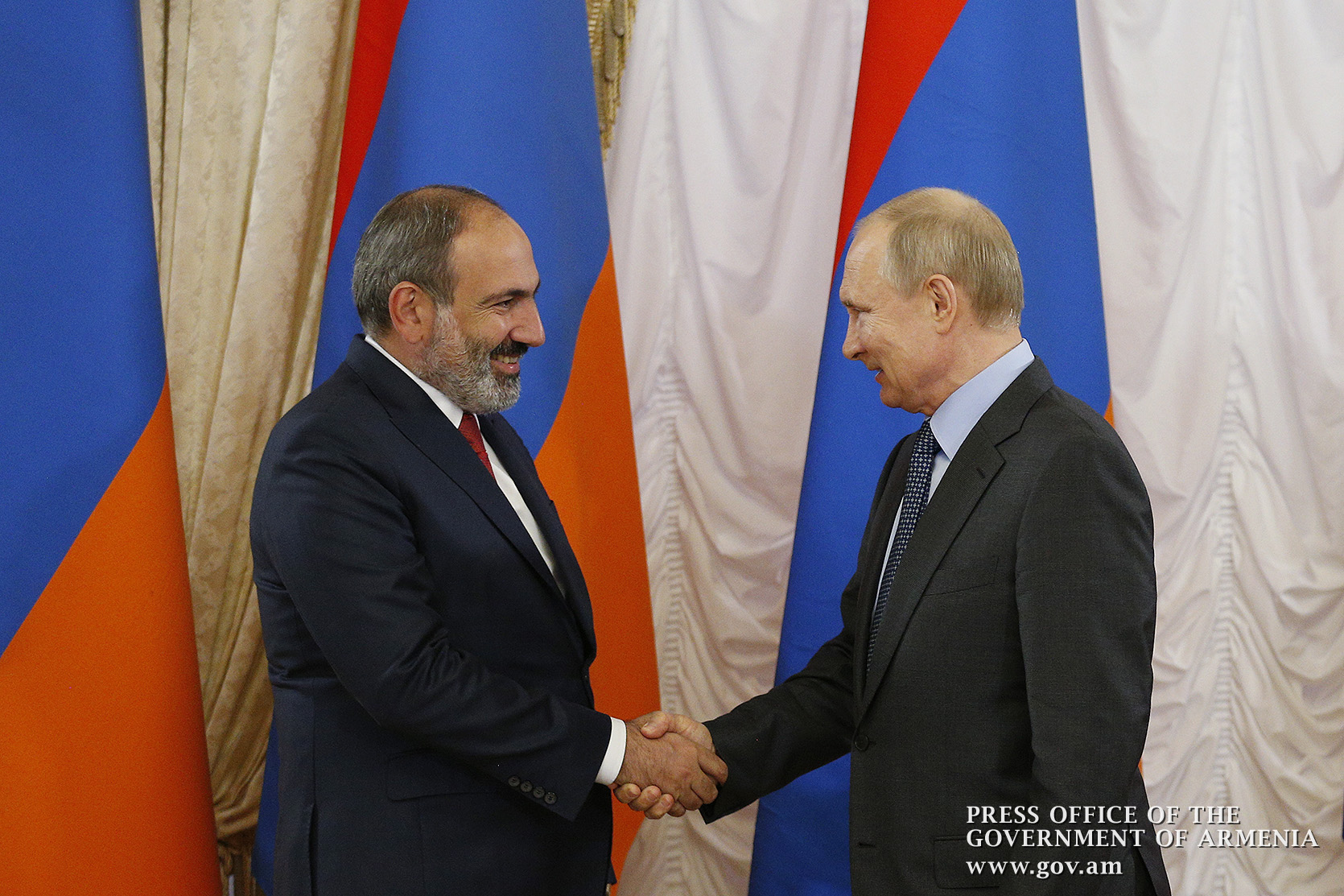 Мы высоко ценим наши отношения с Арменией - Путин поздравил Пашиняна с Новым годом