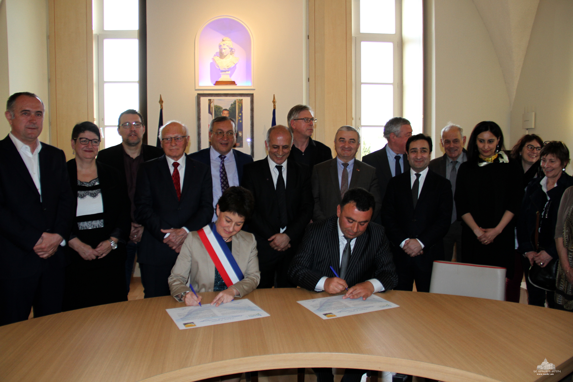 Арцахский город Мартуни и французский Бур-де-Пеаж подписали Декларацию о дружбе