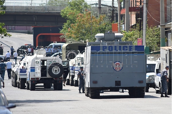 Эксперты: Почему насилие становится методом политической борьбы в Армении