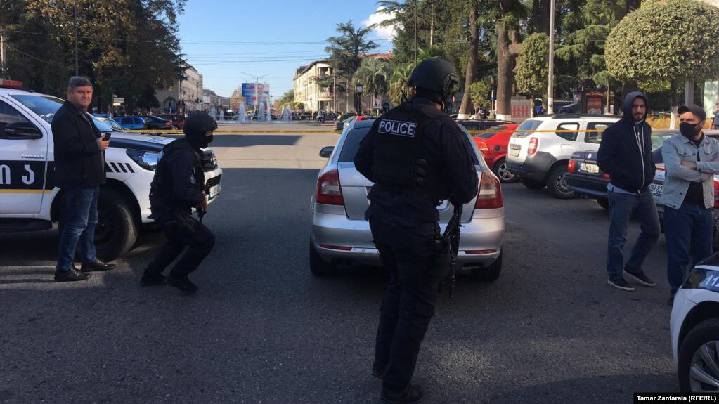 СМИ: спецоперация в Зугдиди завершилась, все заложники на свободе