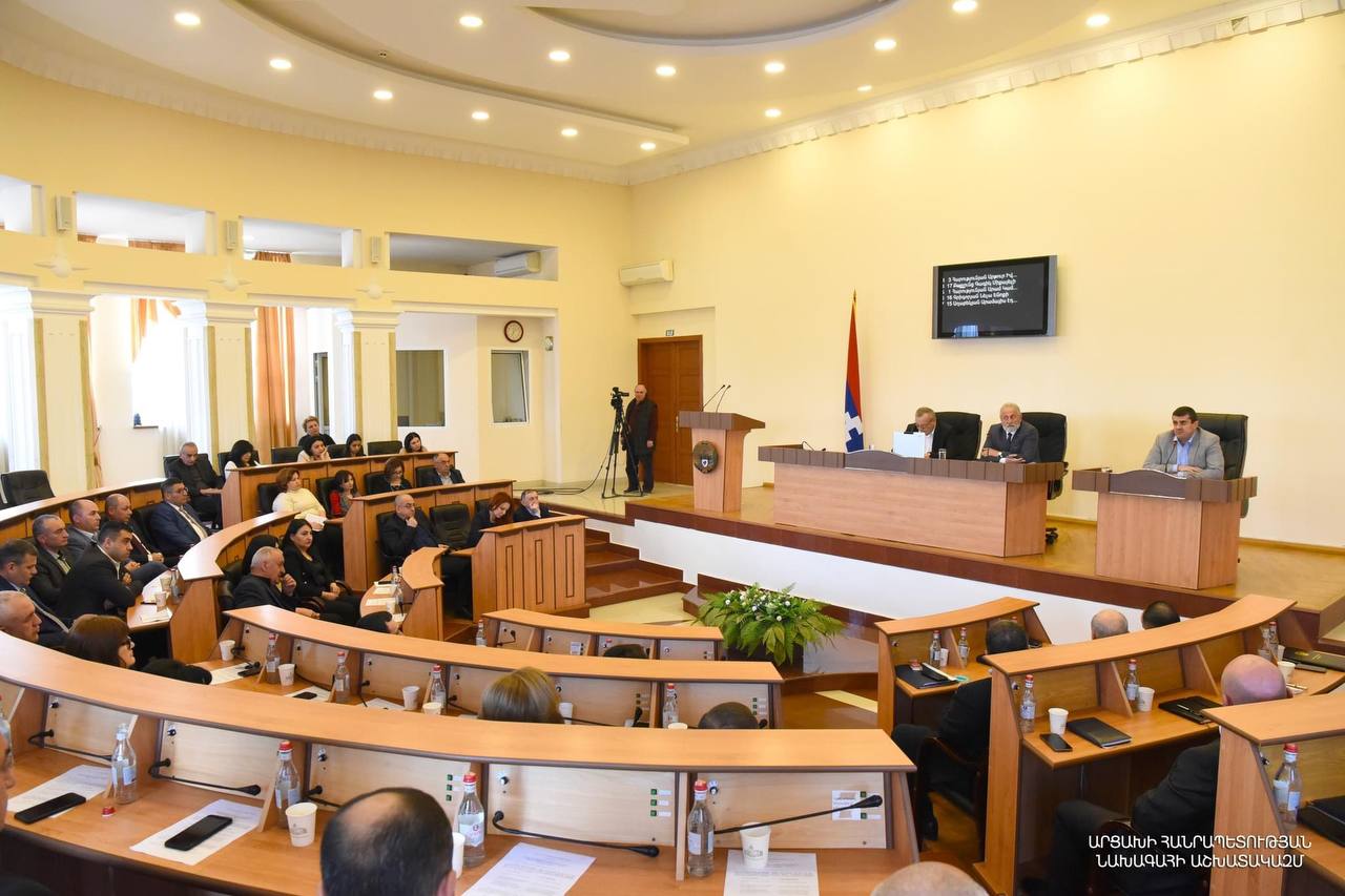 Президент Арцаха принял участие в пленарном заседании Национального собрания республики