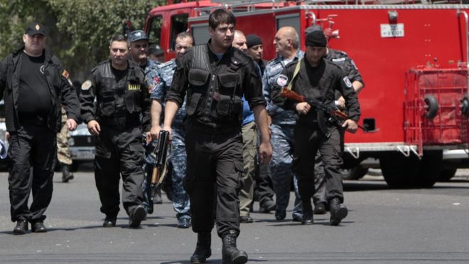 Эксперт: Захват заложников в Ереване - реакция на встречу Саргсяна и Алиева
