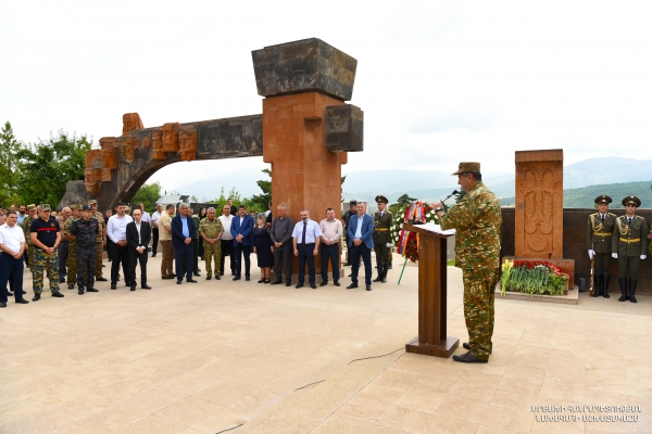 Президент Арцаха почтил память павших за Родину и без вести пропавших воинов