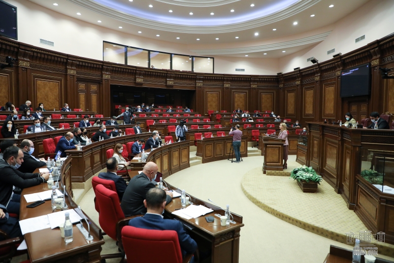Парламент Армении принял в окончательном чтении пакет поправок в ИК