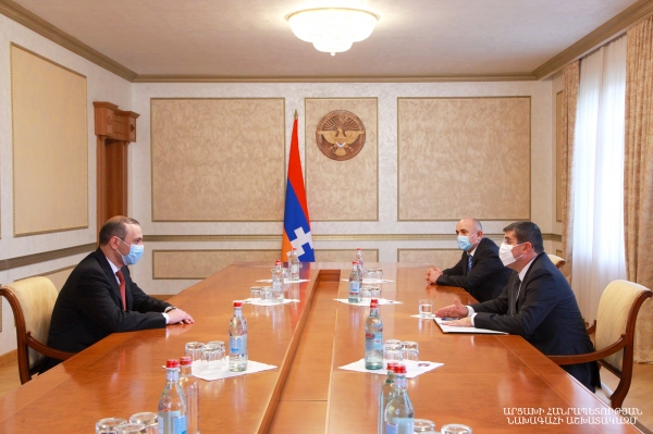Араик Арутюнян принял секретаря Совета безопасности Армении Армена Григоряна