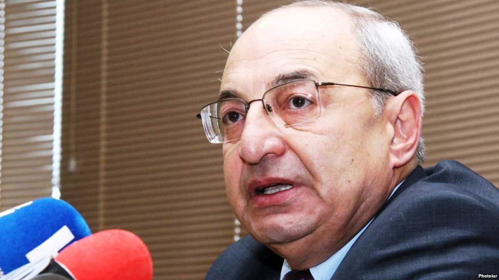 Вазген Манукян переназначен председателем Общественного совета Республики Армения
