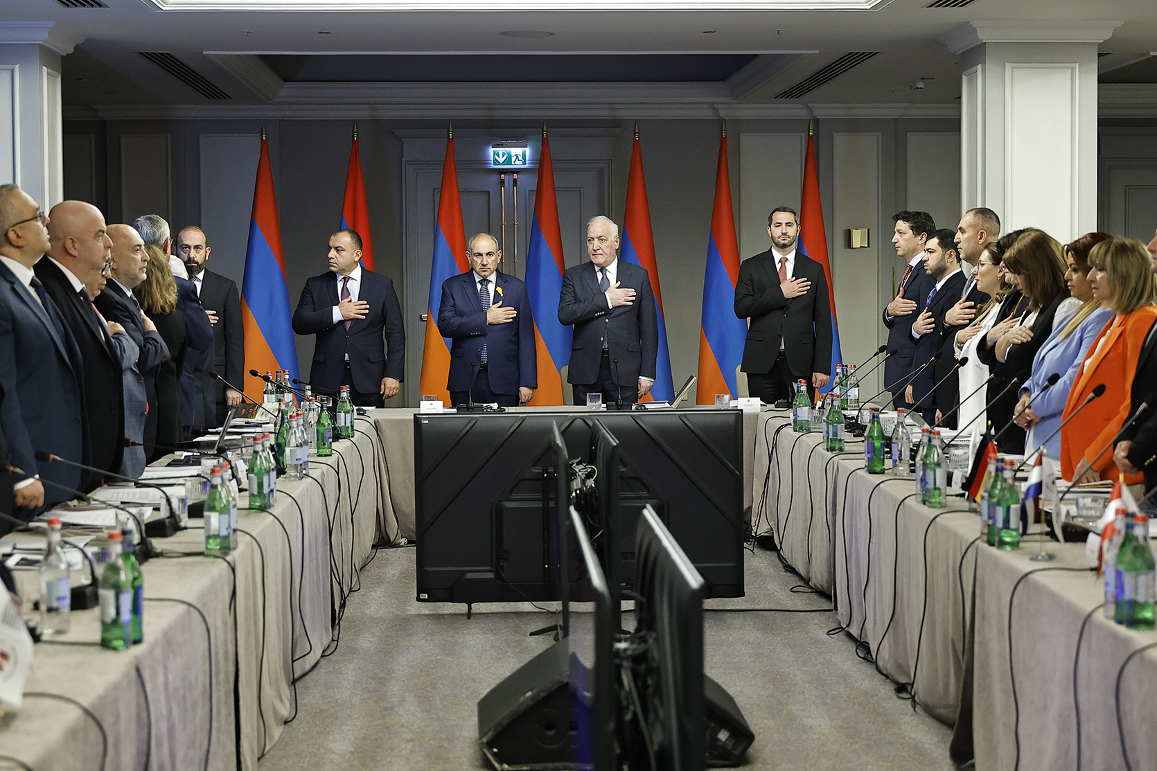 Փաշինյանը մասնակցել է «Հայաստան» համահայկական հիմնադրամի հոգաբարձուների խորհրդի նիստին