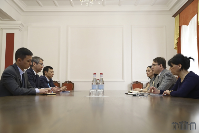 Армен Геворгян и посол Казахстана обсудили вопросы сотрудничества в рамках ЕАЭС