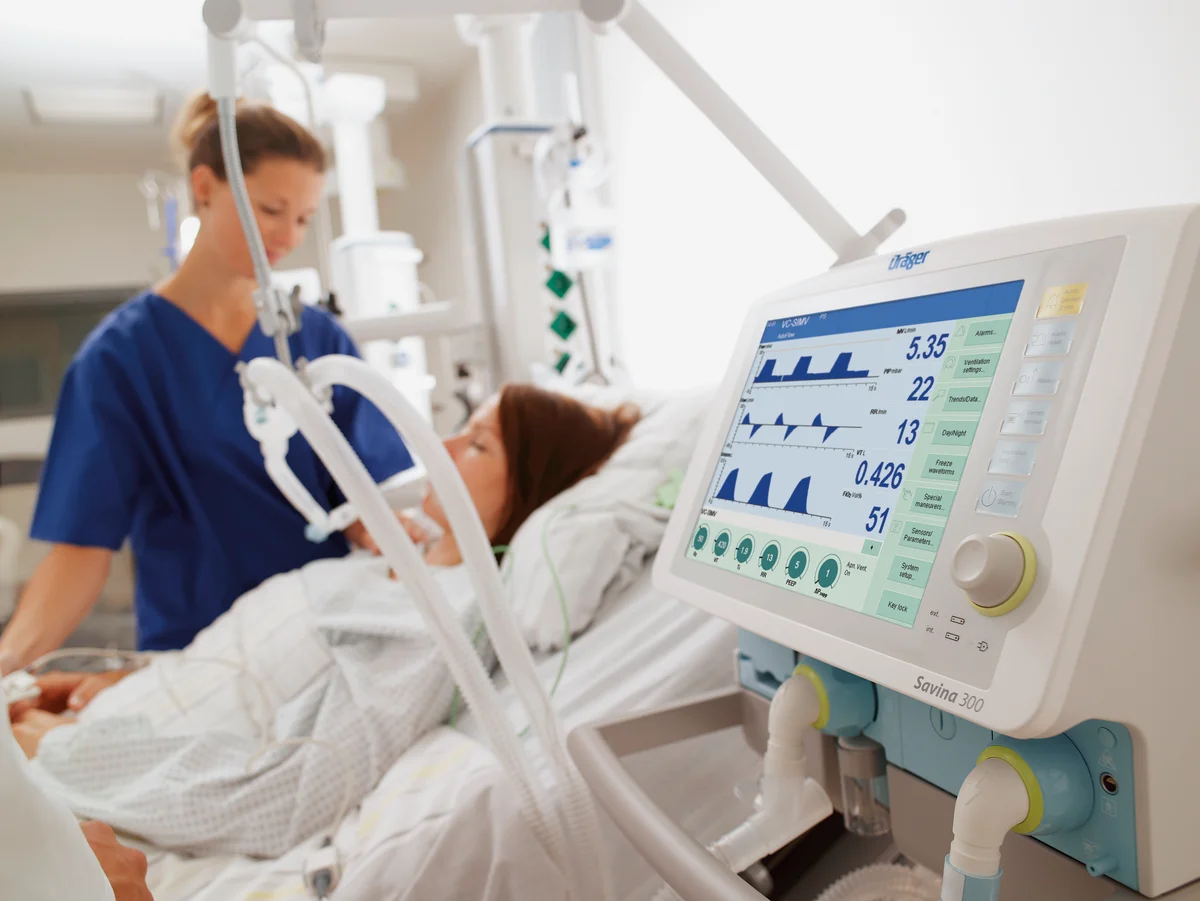 Интерфакс: В РФ создали аппарат ИВЛ, помогающий дышать четырем пациентам одновременно