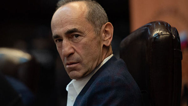 Суд в Армении признал, что арест на имущество Роберта Кочаряна нарушил его права
