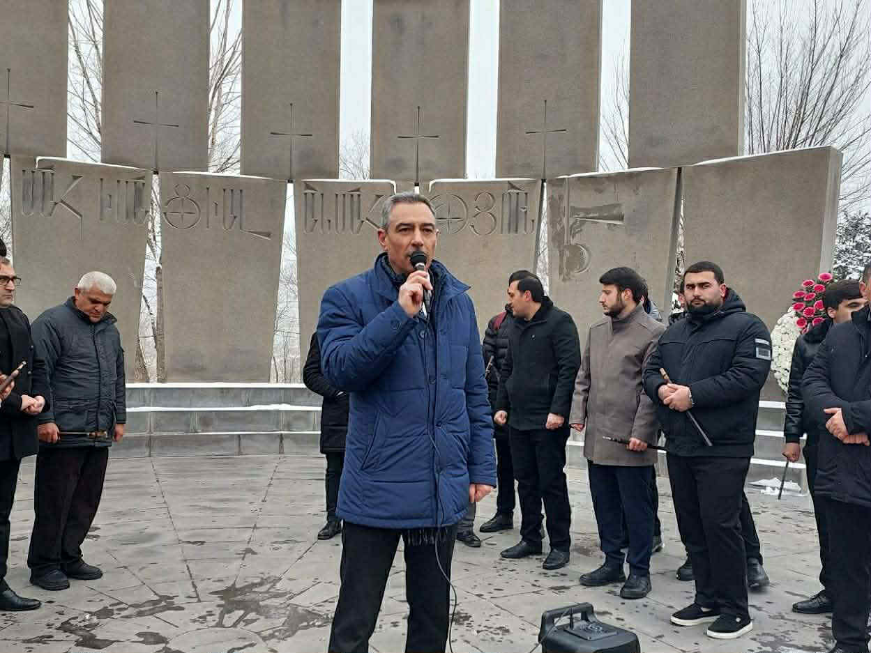 Представители ряда НПО по инициативе партии «Альянс» почтили память воинов в Ераблуре